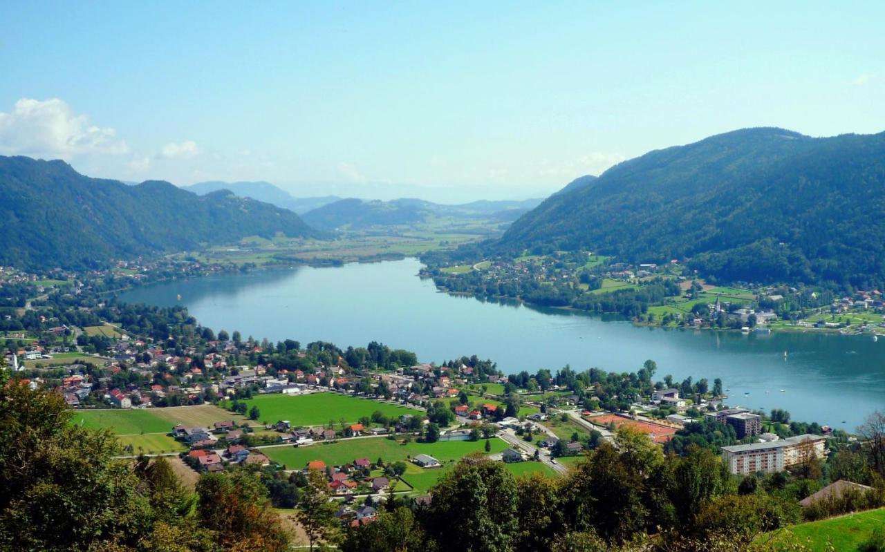 Ruth Haus Kmb Seeblickappartement Am Ossiacher Mit Direktem Seezugang, Hallenbad Bodensdorf