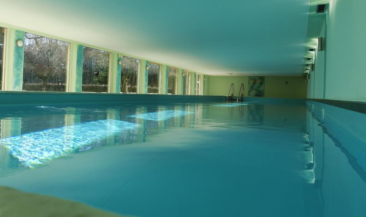 Ruth Haus Kmb Seeblickappartement Am Ossiacher Mit Direktem Seezugang, Hallenbad Apartment